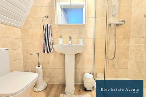 1 bedroom house of multiple occupation to rent, Bath Road, Hounslow, TW4