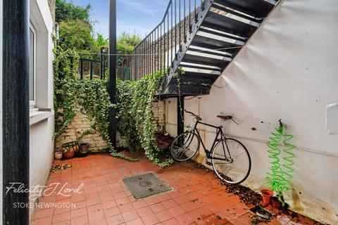 1 bedroom flat for sale, Amhurst Road, London N16