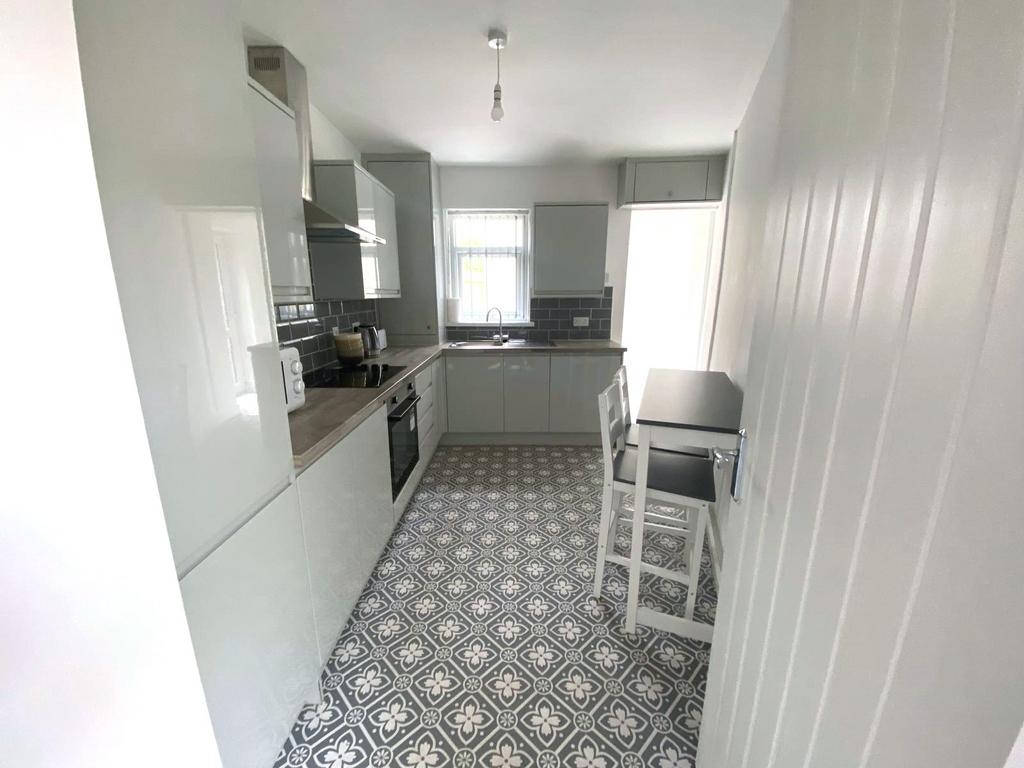 House in Cefn Coed - More