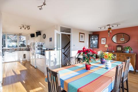 5 bedroom end of terrace house for sale, Lansdowne Close, London, SW20 8AS