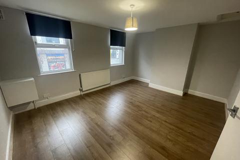 2 bedroom flat to rent, Park Lane, London, N17