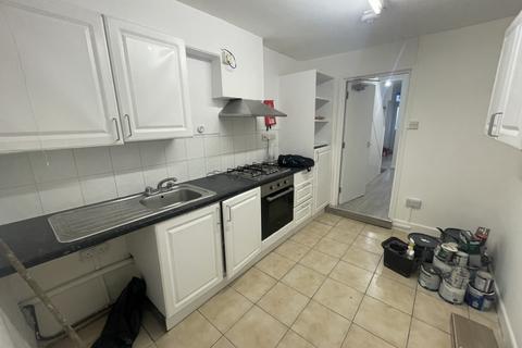 2 bedroom flat to rent, Park Lane, London, N17