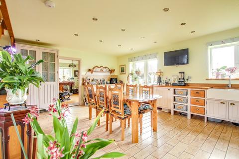 3 bedroom detached house for sale, Fernhill Lane, New Milton, BH25