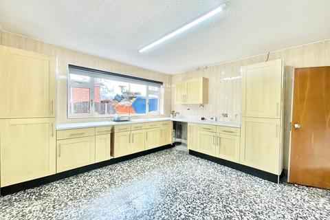 3 bedroom bungalow for sale, The Green, Barlaston, ST12