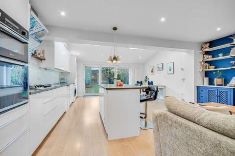 4 bedroom semi-detached house for sale, Coval Avenue, Chelmsford