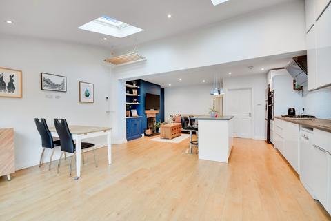 4 bedroom semi-detached house for sale, Coval Avenue, Chelmsford