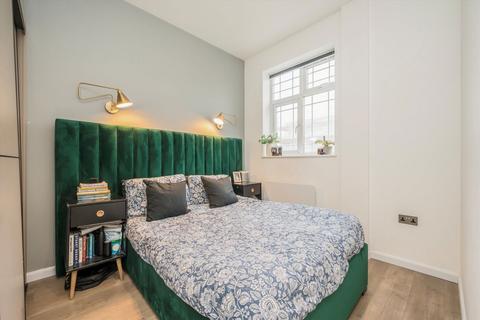 1 bedroom flat for sale, Kingston Road, London SW20
