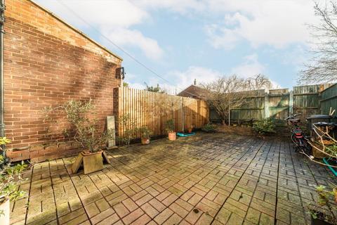 3 bedroom terraced house for sale, Kempshott Road, London SW16