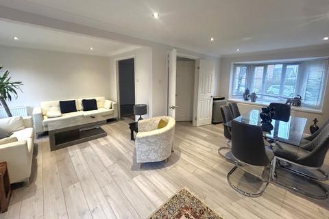 4 bedroom terraced house to rent, Jersey Close, Guildford GU4