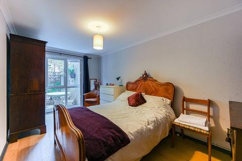 2 bedroom flat for sale, Sun Road, West Kensington, London, W14