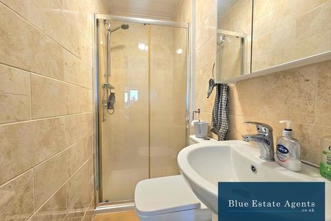 1 bedroom house of multiple occupation to rent, Bath Road, Hounslow, TW4