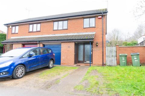 3 bedroom house to rent, Little Glen Road, Glen Parva LE2
