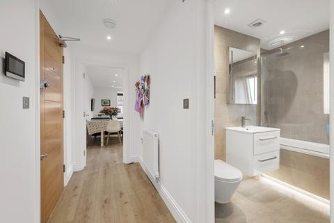 1 bedroom apartment for sale, Villiers Avenue, Surbiton KT5