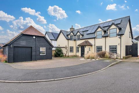 4 bedroom detached house for sale, Cassander Close, Royston SG8