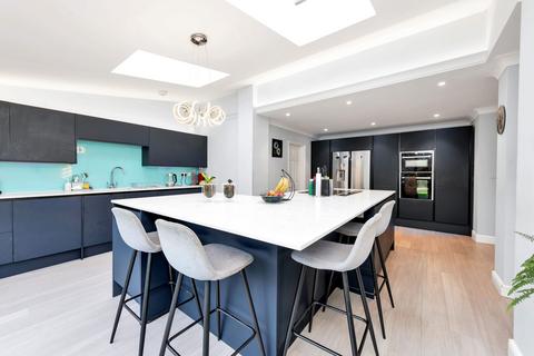 4 bedroom detached house for sale, Cassander Close, Royston SG8