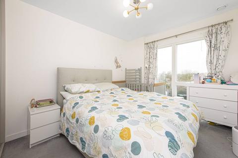 3 bedroom flat for sale, Achill Close, Colindale, LONDON, NW9