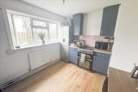 3 bedroom flat for sale, Main Street, Hanworth, Middlesex, TW13