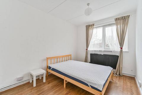 3 bedroom maisonette to rent, Challice Way, Tulse Hill, London, SW2