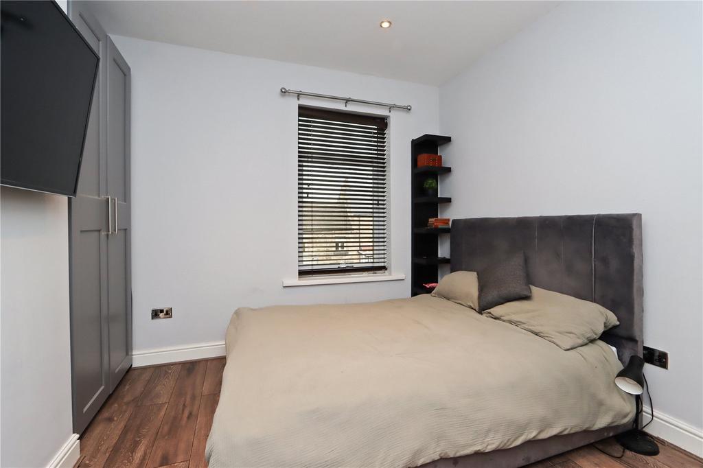 Bedroom 2 Pic 2