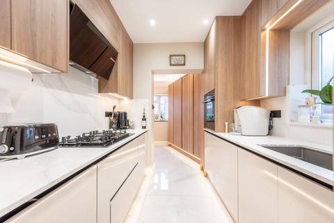 4 bedroom semi-detached house for sale, Church Lane, Kingsbury, London, NW9