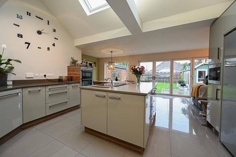 5 bedroom detached house for sale, Hightown Road, Ringwood, BH24