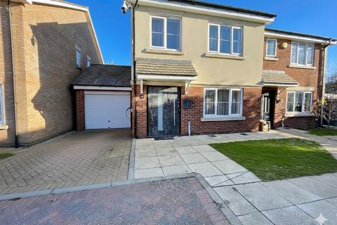 undefined, Rockfield Drive, Luton, Bedfordshire, LU3 3EY