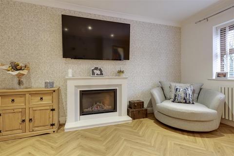 3 bedroom end of terrace house for sale, Station Road, Helmshore, Rossendale