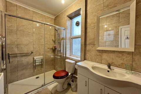 undefined, Dallow Road, Luton, Bedfordshire, LU1 1NE