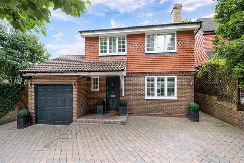 Ellington Way, Epsom