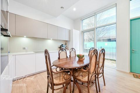 4 bedroom townhouse for sale, Henry Street, London SE8