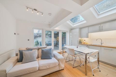 2 bedroom flat for sale, Waldemar Avenue, London, Fulham, SW6