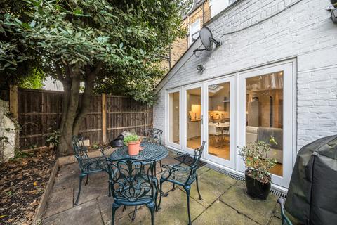 2 bedroom flat for sale, Waldemar Avenue, London, Fulham, SW6