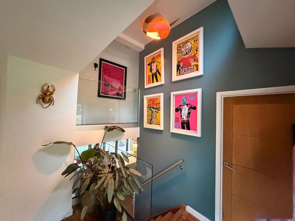 Hallway.jpg