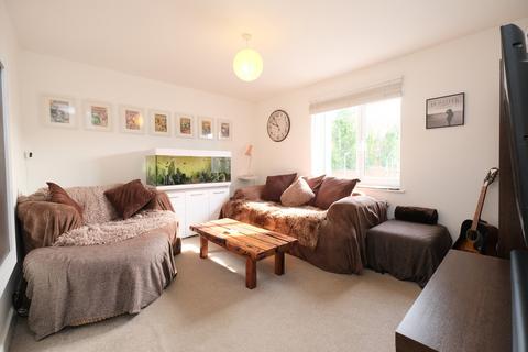 1 bedroom flat for sale, High Street, Green Street Green