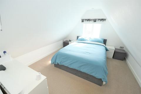 1 bedroom flat for sale, High Street, Green Street Green