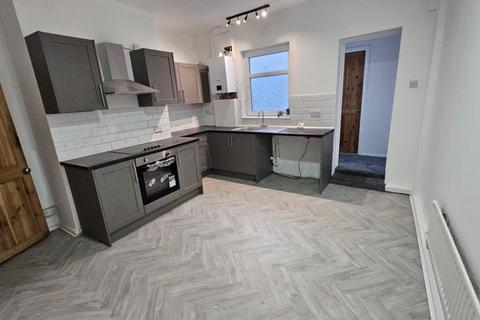 3 bedroom terraced house to rent, Hough Lane, Wombwell