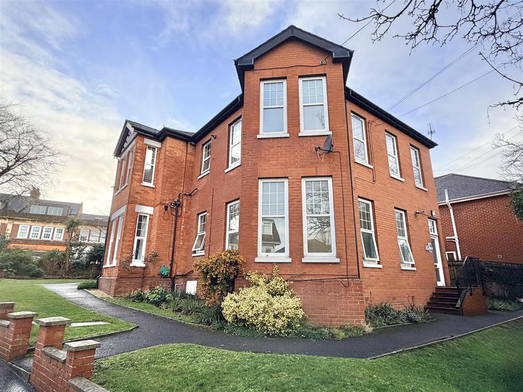 First floor flat