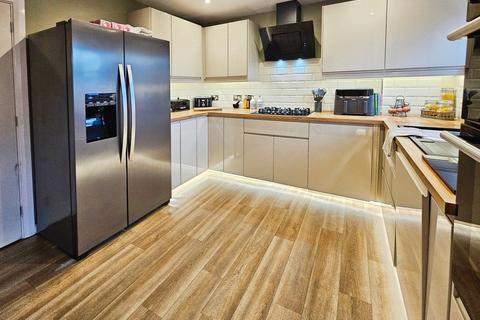 undefined, Kings Road, Oldham OL2
