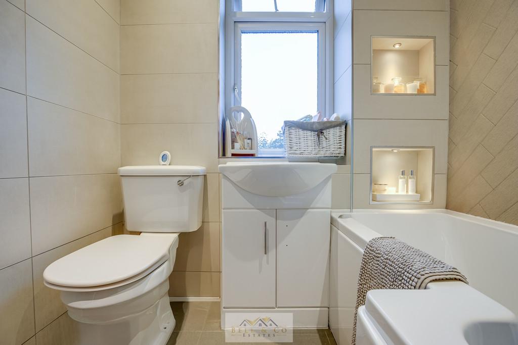 Bathroom 1.3