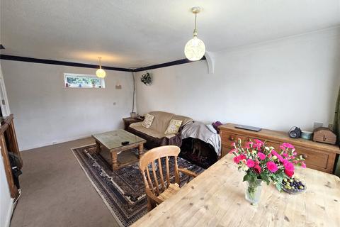 undefined, East Avenue, Hayes, Greater London, UB3