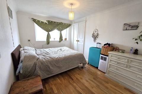 undefined, East Avenue, Hayes, Greater London, UB3