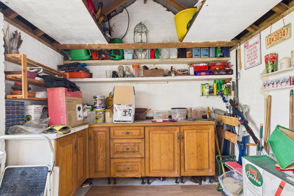 Garage/Workshop