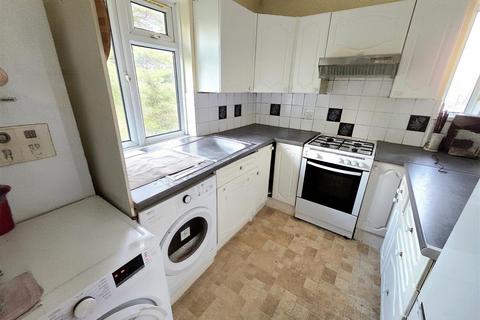 2 bedroom maisonette to rent, Sudbury Croft, Wembley