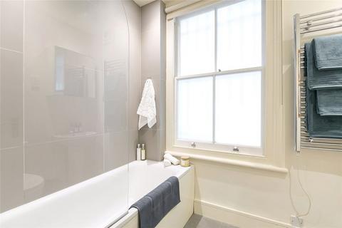 Studio to rent, All Saints Road, London W11