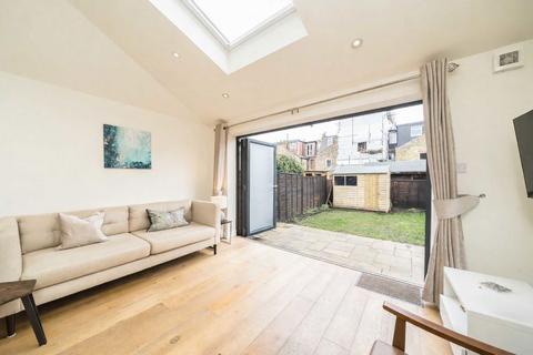 4 bedroom terraced house to rent, Trentham Street, London SW18