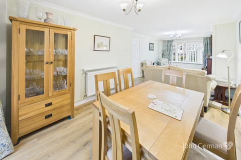undefined, Beckdale, Uttoxeter