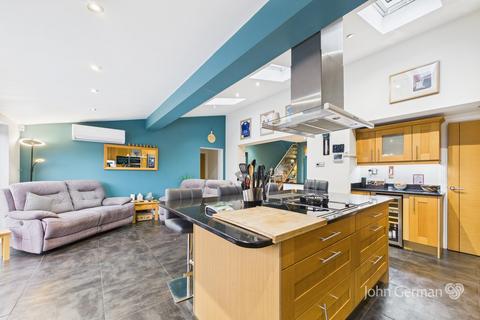 4 bedroom semi-detached house for sale, Cannock Road, Bednall, Stafford