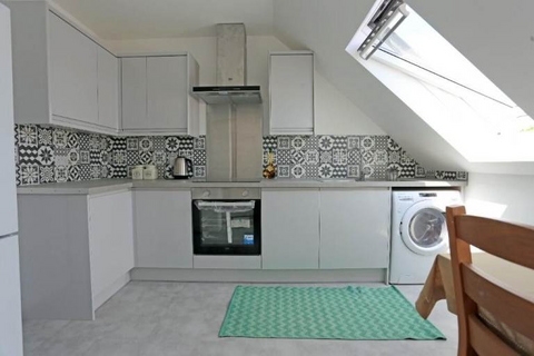 1 bedroom flat to rent, Whalebone Lane North Romford, London, RM6