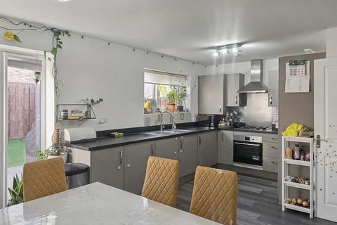 4 bedroom end of terrace house for sale, Capa Taro Way, Harrow