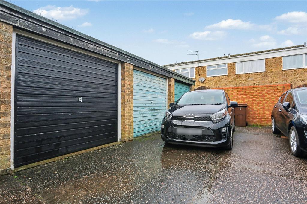 Garage/Parking